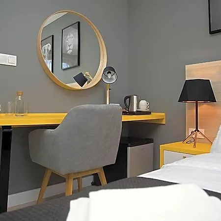 Alibi Hotel
