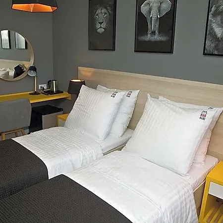 Hotel Alibi